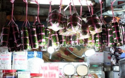 Liên tiếp bắt giữ nhiều vụ sản xuất giò, chả bẩn