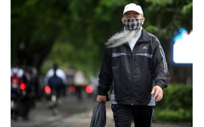 Vì sao người già có nguy cơ đột quỵ cao khi thời tiết mưa lạnh?