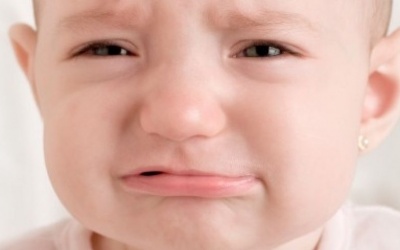 Những dấu hiệu cảnh báo trẻ bị táo bón mạn tính