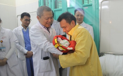 Thay van tim ở tuần thai 16, sản phụ vẫn sinh con khỏe mạnh