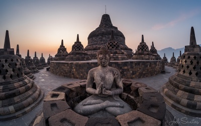 Chiêm ngưỡng kỳ quan Phật giáo lớn nhất thế giới tại Indonesia 