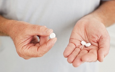 Nên làm gì khi đang sử dụng thuốc steroid đường uống?