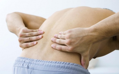 Ngoài tập xà đơn, nên hỗ trợ điều trị thoái hóa đốt sống lưng như thế nào?