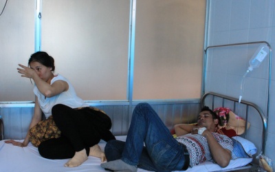 Hàng chục người nhập viện cấp cứu sau khi ăn gỏi