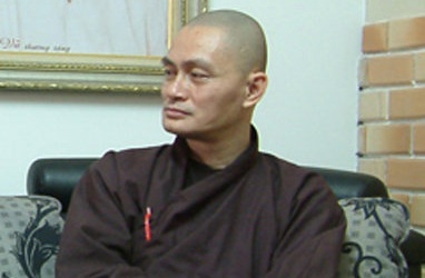 'Tùy thuận chúng sinh, nhi vi lợi ích...'