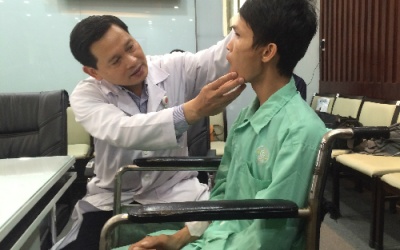 Hết tiền để mổ, bệnh nhân bất ngờ được bác sỹ cứu mạng