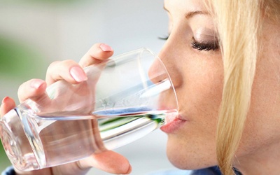 Đi tiểu nhiều, nước tiểu nhạt màu - dấu hiệu của bệnh dễ nhầm với đái tháo đường