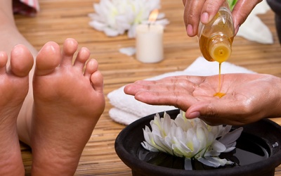 Cách sử dụng 7 loại tinh dầu giảm đau do thấp khớp