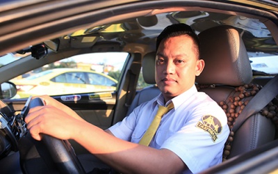 Tài xế giúp sản phụ vượt cạn trên taxi
