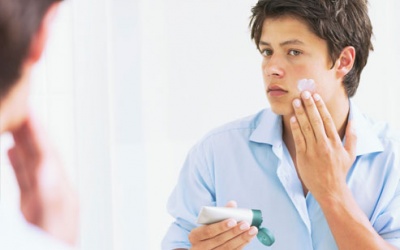 Đâu là nguyên nhân khiến tôi mọc mụn?