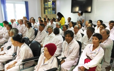 Tặng 100 ca phẫu thuật mắt cho bệnh nhân nghèo