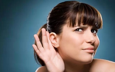 7 nguyên nhân không ngờ khiến bạn bị lãng tai khi còn trẻ