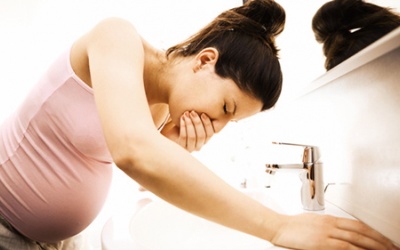 Bà bầu làm gì khi bị nôn ói do thai nghén