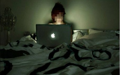 Cô gái 18 tuổi bị tâm thần vì... thức đêm đăng ảnh 'câu' like