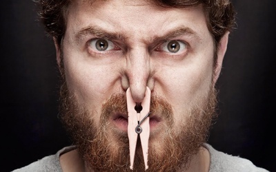 Tại sao có những người tắm mãi mà vẫn bốc mùi?