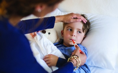 Cha mẹ đã biết phân biệt viêm họng do virus và vi khuẩn?