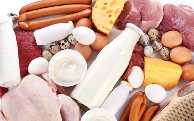 Người bệnh ung thư ăn ít thịt, sữa có thể giúp kéo dài sự sống?