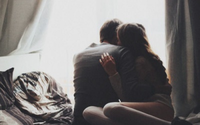 Khi mưa gió sấm chớp có cần kiêng sex?