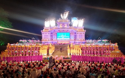 Khai mạc Festival Nghề truyền thống Huế 2017 đầy cảm xúc với nón lá, áo dài