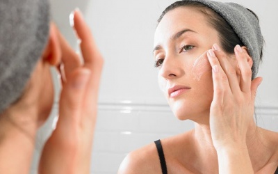 Những tuyệt chiêu làm đẹp da với bột gỗ đàn hương đỏ