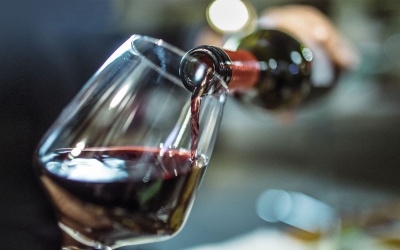 Rượu vang đỏ giúp phòng ngừa biến chứng tim mạch đái tháo đường 