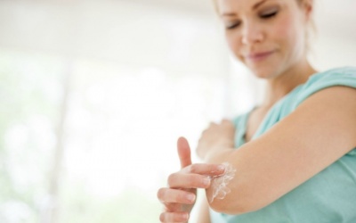 6 cách tự nhiên giúp làm sáng vùng da khuỷu tay hiệu quả