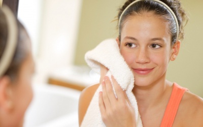 Đối phó với mụn trứng cá tuổi dậy thì