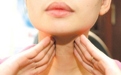 8 triệu chứng thường gặp khi bị suy giáp