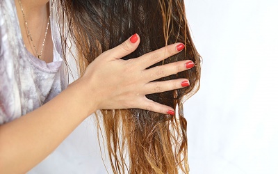 Bí quyết chăm sóc tóc trong những ngày mưa