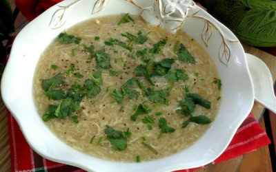 Hướng dẫn cách nấu soup gà cho mùa Hè
