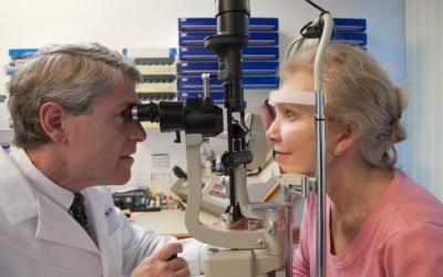 Hẹp động mạch cảnh ảnh hưởng thế nào tới thị lực?