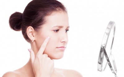 Nhìn vị trí mọc mụn - Đoán vấn đề sức khỏe bên trong!