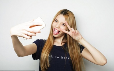 Người bệnh động kinh cẩn trọng khi chụp ảnh tự sướng