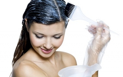 Thuốc nhuộm tóc và thuốc duỗi tóc làm tăng nguy cơ ung thư vú