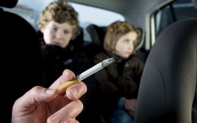 Hút thuốc lá thụ động làm tăng nguy cơ viêm khớp dạng thấp