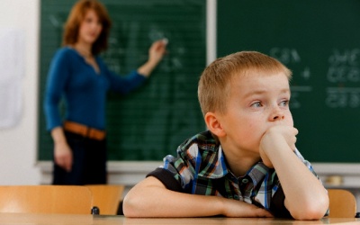 Làm thế nào để nhận biết chứng động kinh vắng ý thức ở trẻ tự kỷ