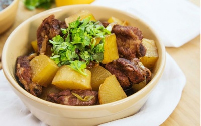 Cách làm sườn om củ cải đậm đà ngon cơm