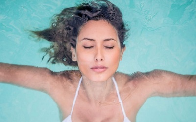 Làm sao để tránh viêm tai khi đi bơi?