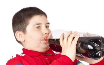 Nước giải khát có chứa caffeine có an toàn với trẻ nhỏ? 