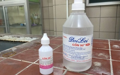 Hà Nội: Một người tử vong vì pha cồn y tế thành rượu để uống!