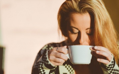 Lợi ích ngạc nhiên của việc uống nước ấm vào buổi sáng