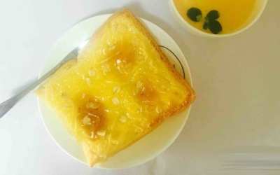 Món ăn sáng: Bánh mì nướng bơ phô mai