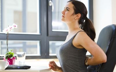 Đau nhức vùng cổ, lưng gây khó thở nên đi khám ở đâu?