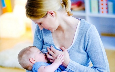 Mẹ đang cho con bú cần tránh những gì để không ảnh hưởng tới bé?