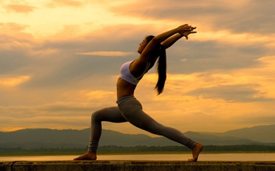 Gifographic: Bài tập yoga giảm mệt mỏi nhanh nhất