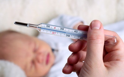 Bé bị sốt là phản ứng tốt của cơ thể, bố mẹ đừng quá lo!