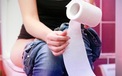 5 nguyên nhân khiến bạn dễ bị táo bón khi đi du lịch