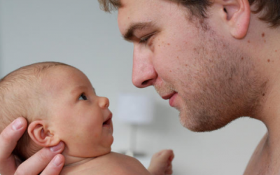 Mẹo giúp bố chăm con và gắn kết với bé nhiều hơn