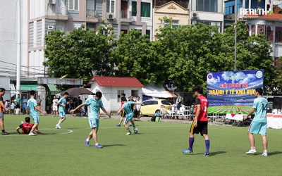 Sôi động khai mạc Giải bóng đá ngành y tế khu vực I