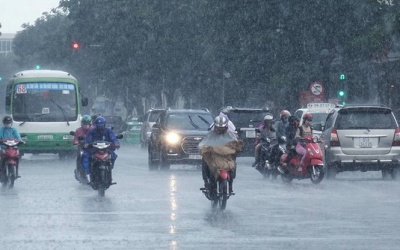 Mưa dông diện rộng từ miền Trung trở vào Nam Bộ